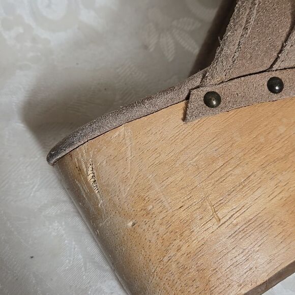 Hokus Pokus Tan Beige Platform Wooden  Clogs - Picture 5 of 10